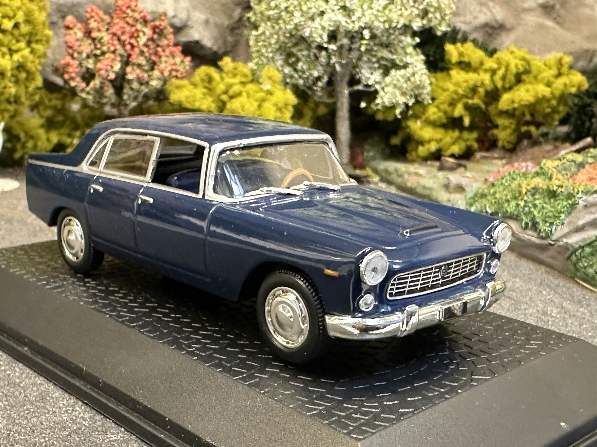 Skala 1/43 LANCIA FLAMINIA 1960, Blue fr IXO Models - Edition Atlas