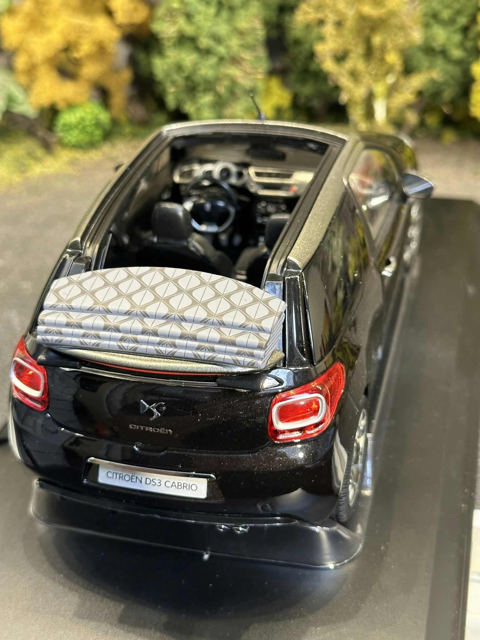 Skala 1/18 Citroen DS3 Cabrio fr Norev