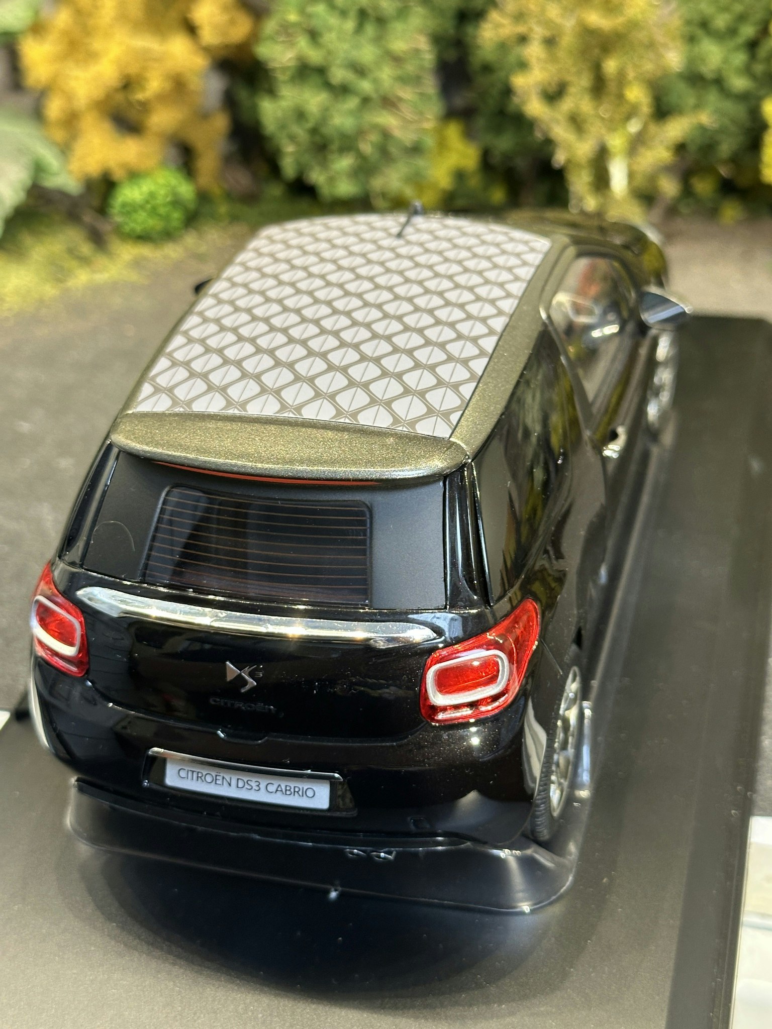 Skala 1/18 Citroen DS3 Cabrio fr Norev