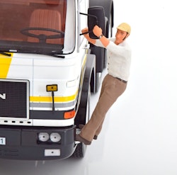 Skala 1/18 Figure: Trucker Franz hanging at the truck - ROAD KING - KK-Scale