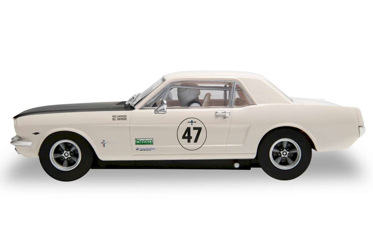 Skala 1/32 Analogue Scalextric Slot Car: Mustang Bill & Fred Shepherd, Goodwood Revival