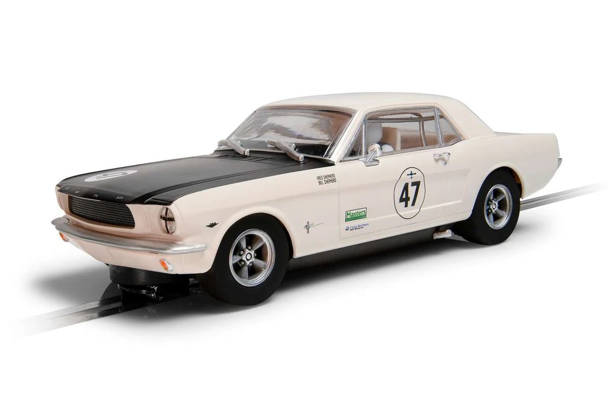Skala 1/32 Analogue Scalextric Slot Car: Mustang Bill & Fred Shepherd, Goodwood Revival