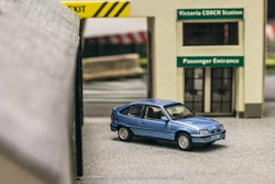 Skala 1/64 Opel Kadett GSi Blue met. fr Tarmac Works - GLOBAL64