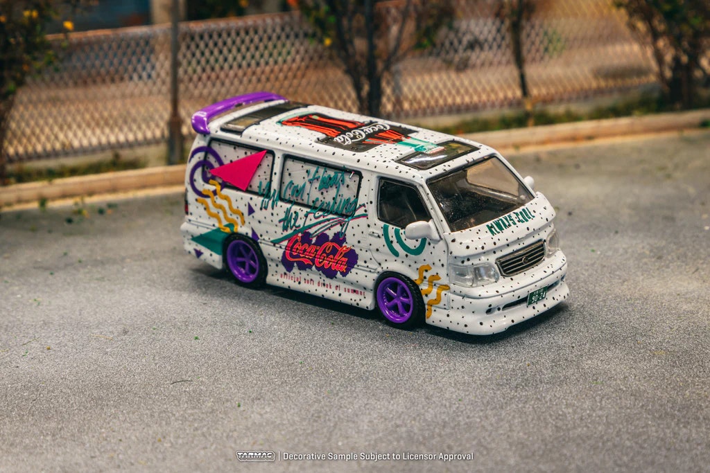 Skala 1/64 Toyota Hiace Wagon Custom Coca-Cola Delivery Van fr TARMAC works - Road 64