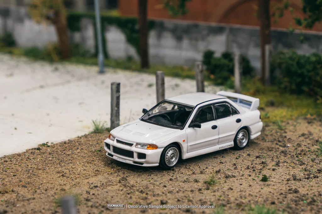 Skala 1/64 Mitsubishi Lancer RS  Evolution III White - Lamley Special Edition fr Tarmac Works