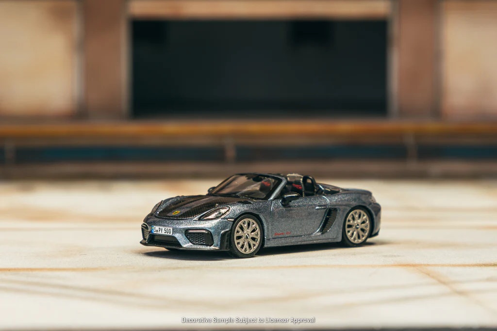 Skala 1/64 Porsche 718 Spyder RS Vanadium Grey Metallic fr TARMAC & Minichamps
