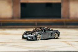 Skala 1/64 Porsche 718 Spyder RS Vanadium Grey Metallic fr TARMAC & Minichamps