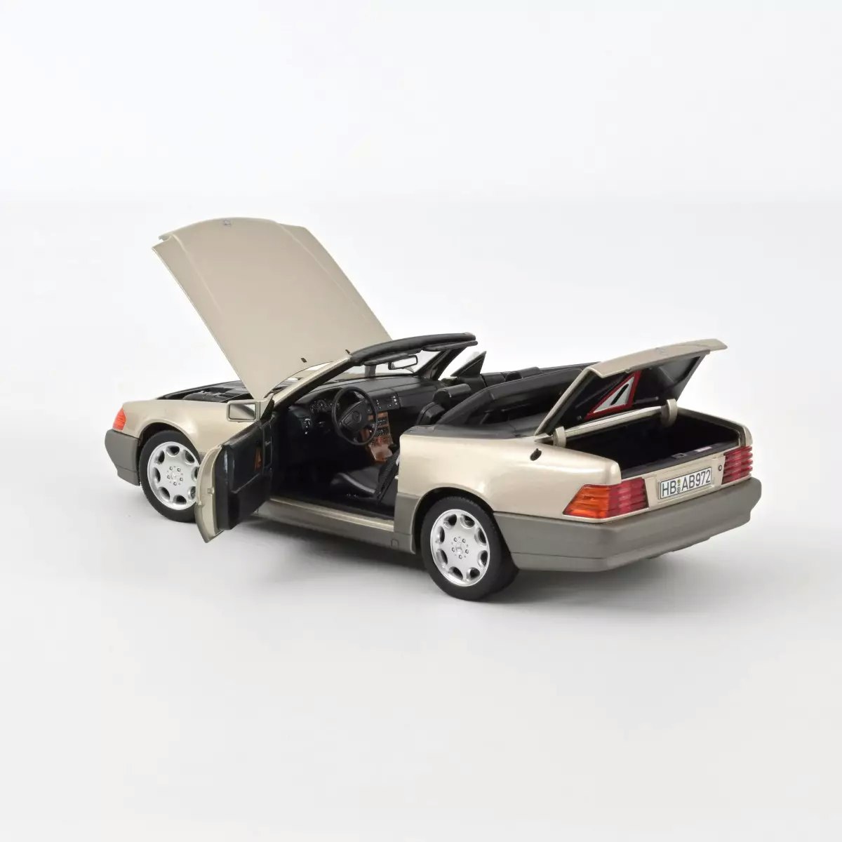 Skala 1/18 Mercedes-Benz 500 SL 1989, Smoke Silver metallic fr Norev