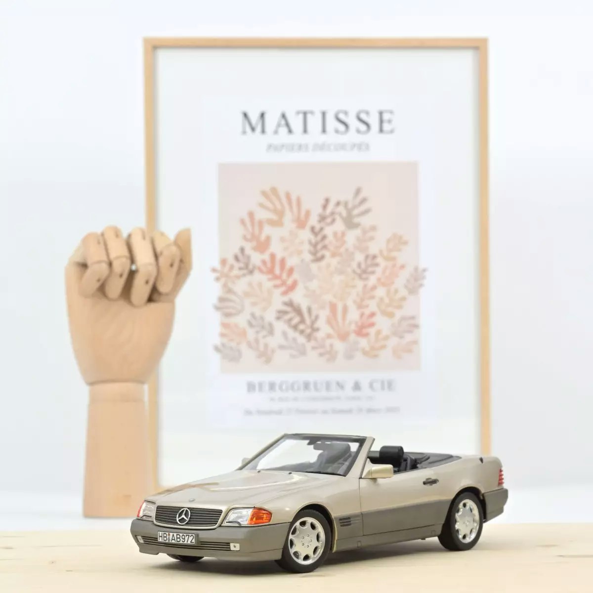 Skala 1/18 Mercedes-Benz 500 SL 1989, Smoke Silver metallic fr Norev