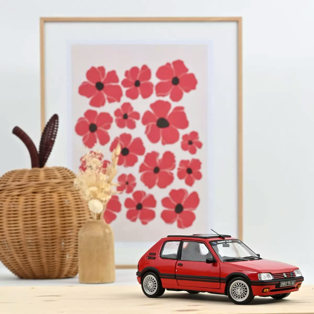 Skala 1/18 Peugeot 205 GTi 1.9 PTS deco 1991 Vallelunga Red fr Norev