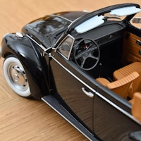Skala 1/18 VW 1303 Cabriolet 1972 Black fr Norev