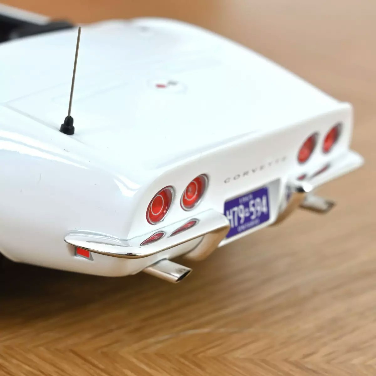 Skala 1/18 Chevrolet Corvette Convertible 1969 Can Am White fr Norev