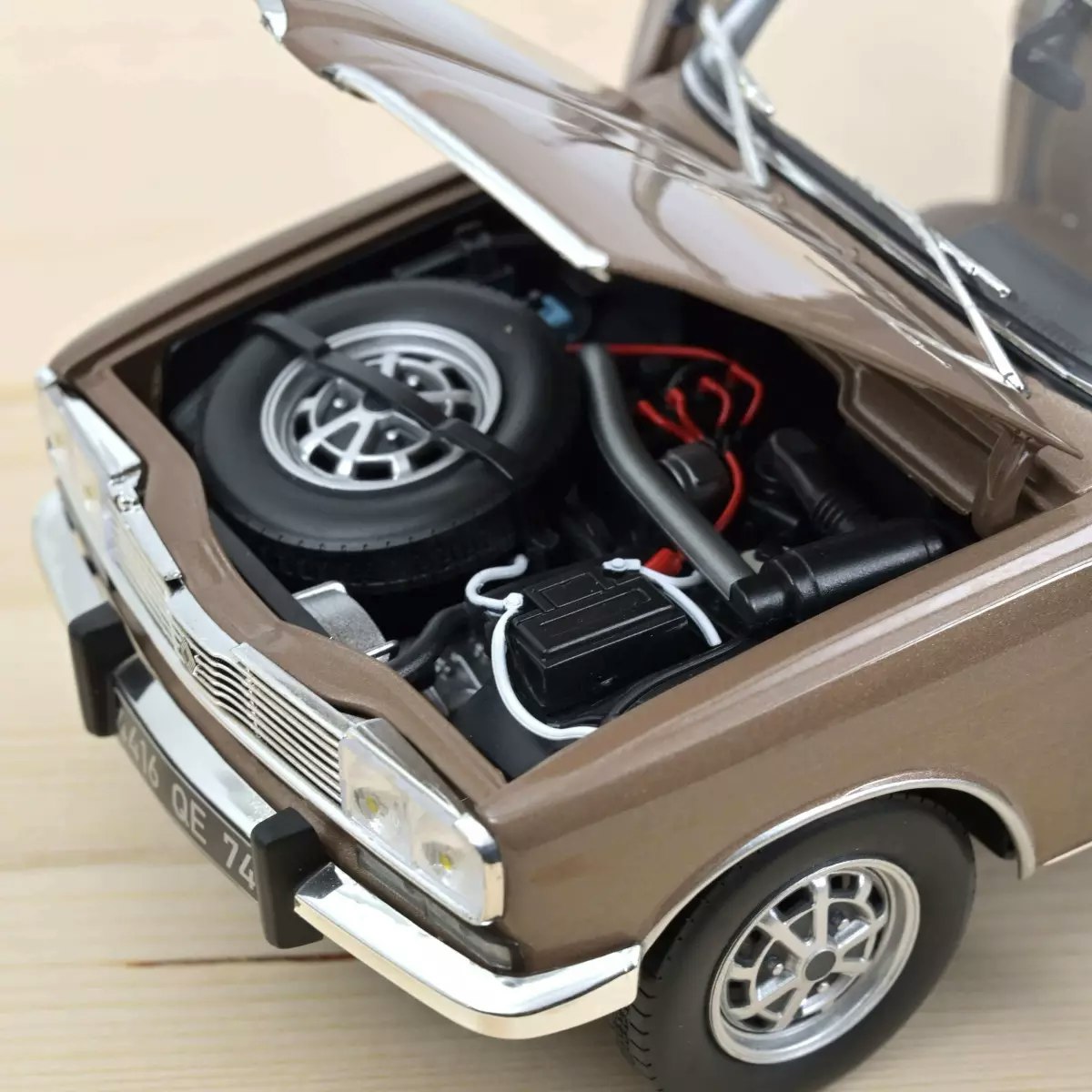 Skala 1/18 Renault 16 TX 1974 Metallic Beige fr Norev