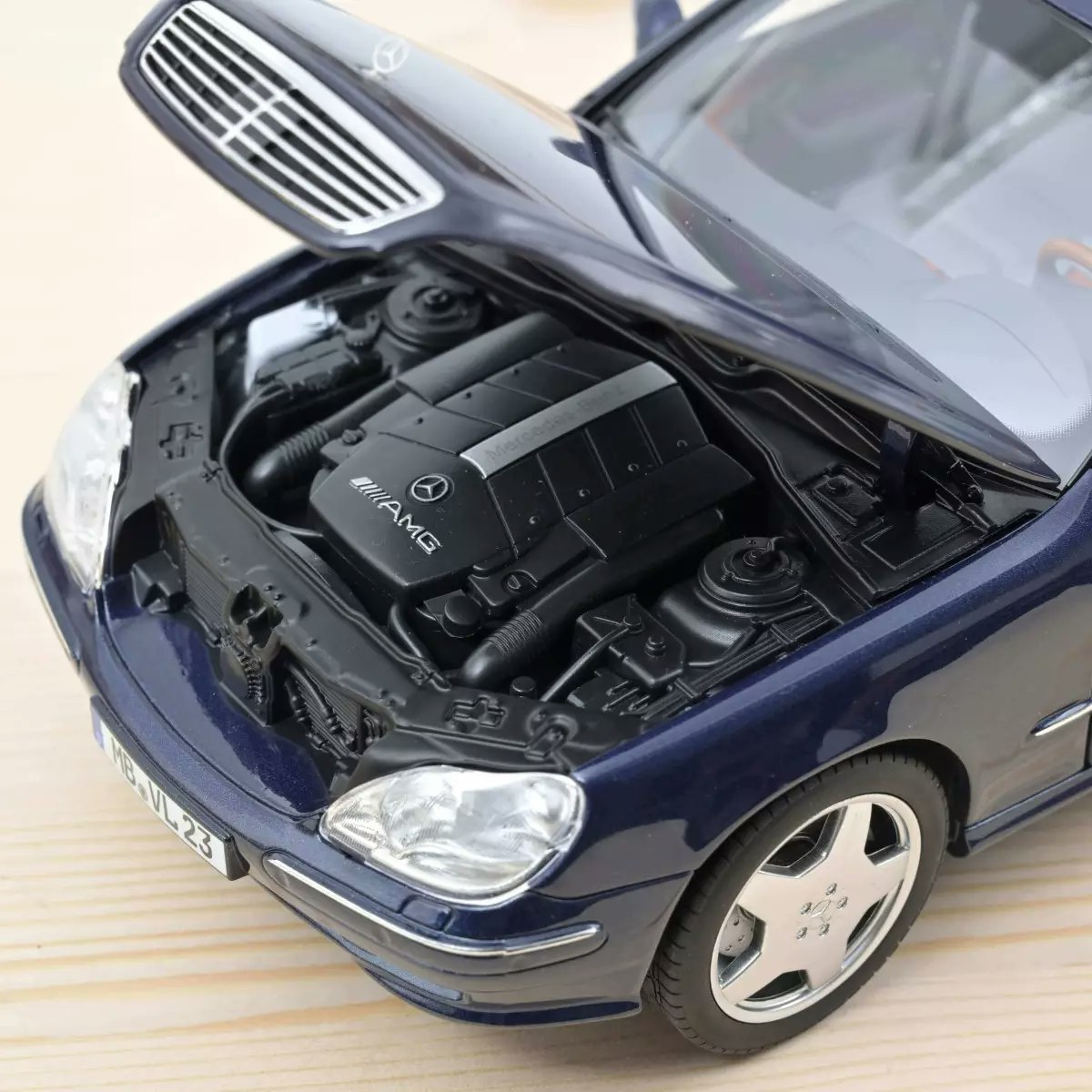Skala 1/18 Mercedes-Benz S55 AMG 2000 Blue metallic fr Norev