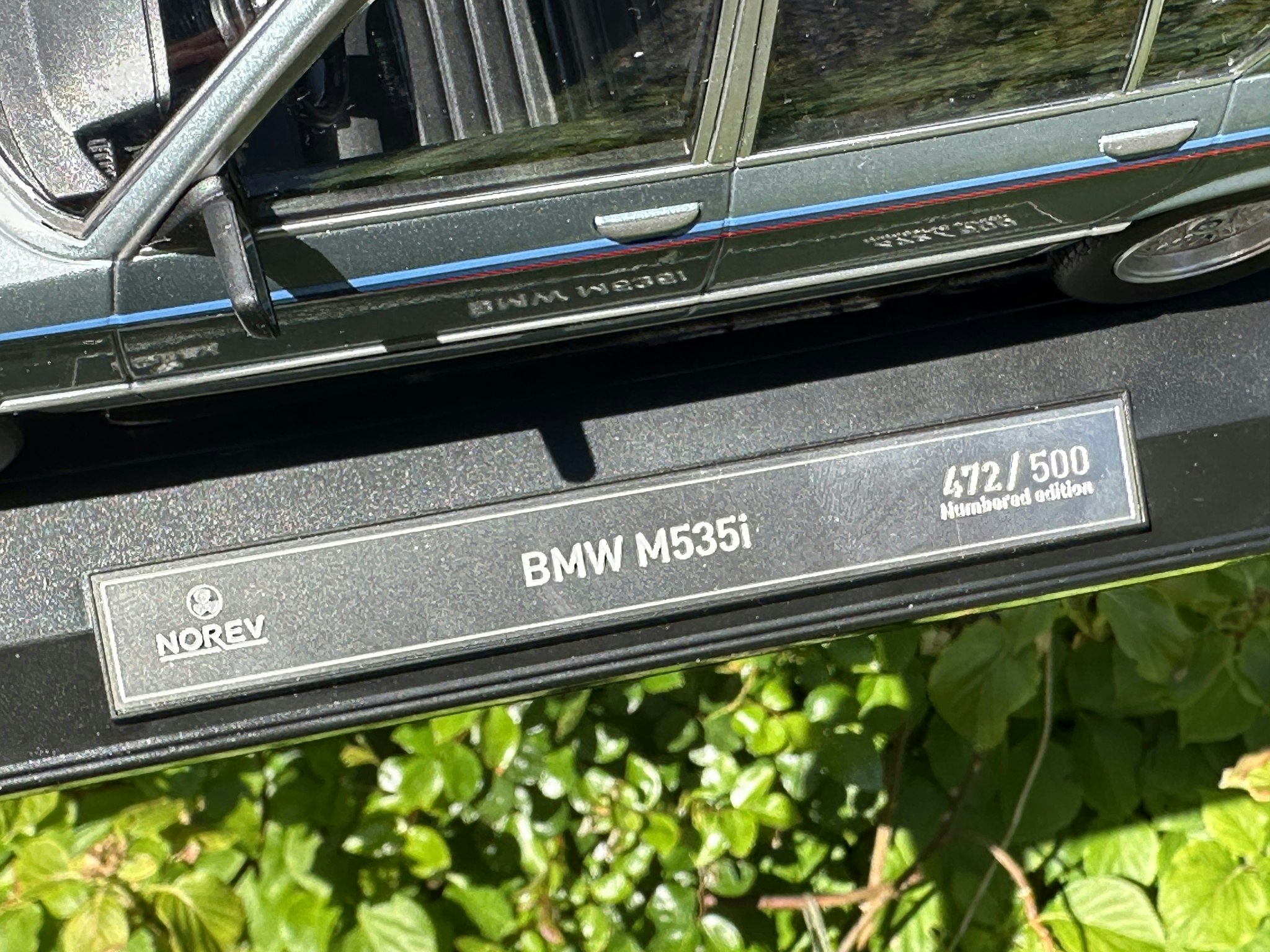 Skala 1/18 BMW E28 M 535i  1980, Blue metallic & Stripes fr Norev Limited edition 500 pcs