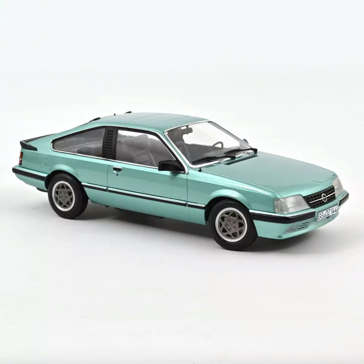 Skala 1/18 Opel Monza 2.5 E 1983 Beryll Green metallic fr Norev