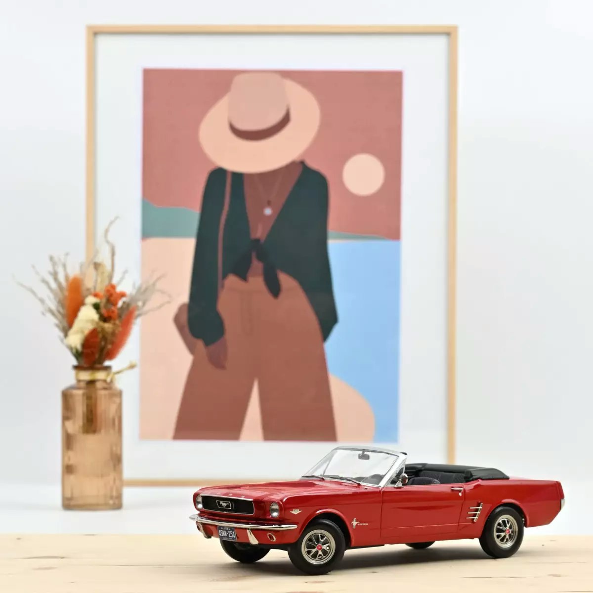 Skala 1/18 Ford Mustang Convertible 1966, Signal Flare Red fr Norev