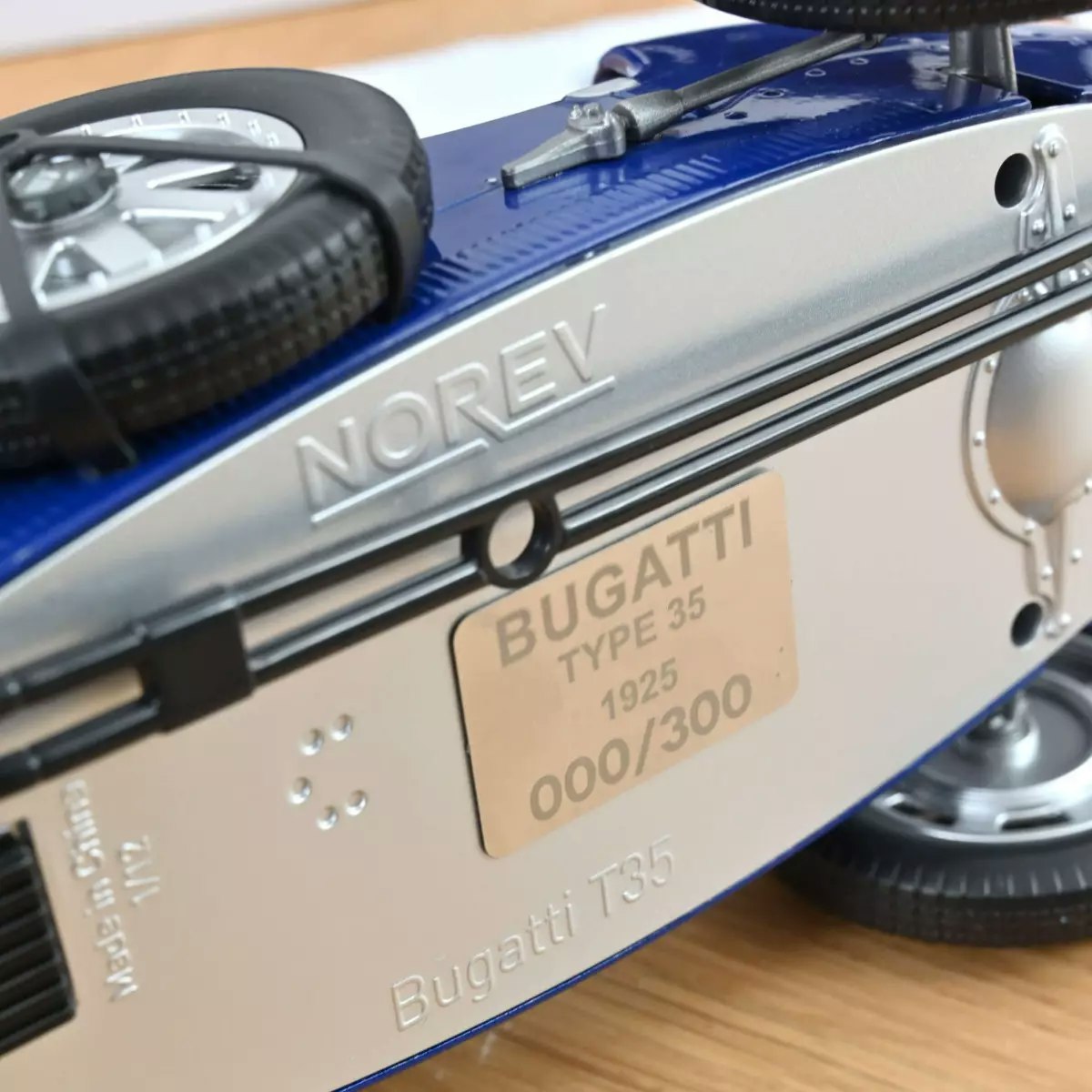 Skala 1/12 Bugatti T35 1925 Dark Blue fr Norev