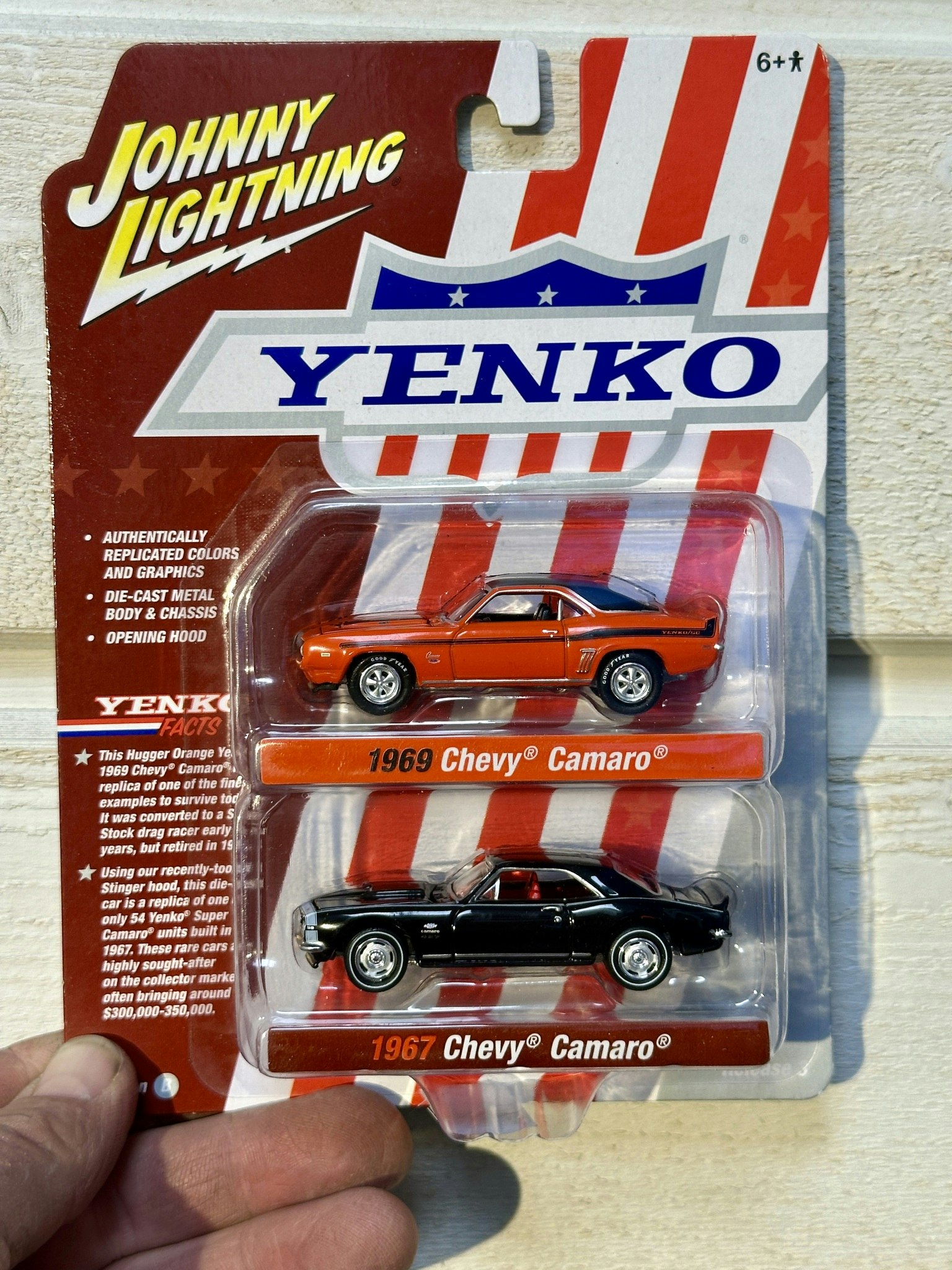 Skala 1/64 2-pack Chevy Camaro 69  & Camaro 67 YENKO fr Johnny Lightning