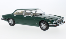 Skala 1/18 Jaguar XJ Serie III, mörkgrön, 1979 fr MCG/Model Car Group