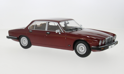 Skala 1/18 Jaguar XJ Serie III, mörkröd, 1979 fr MCG/Model Car Group
