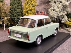 Skala 1/24 Trabant 601 (1965) fr WhiteBox