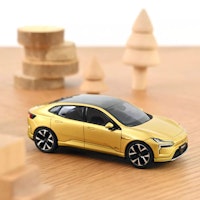 Skala 1/43 Polestar 4 2024 Gold fr NOREV