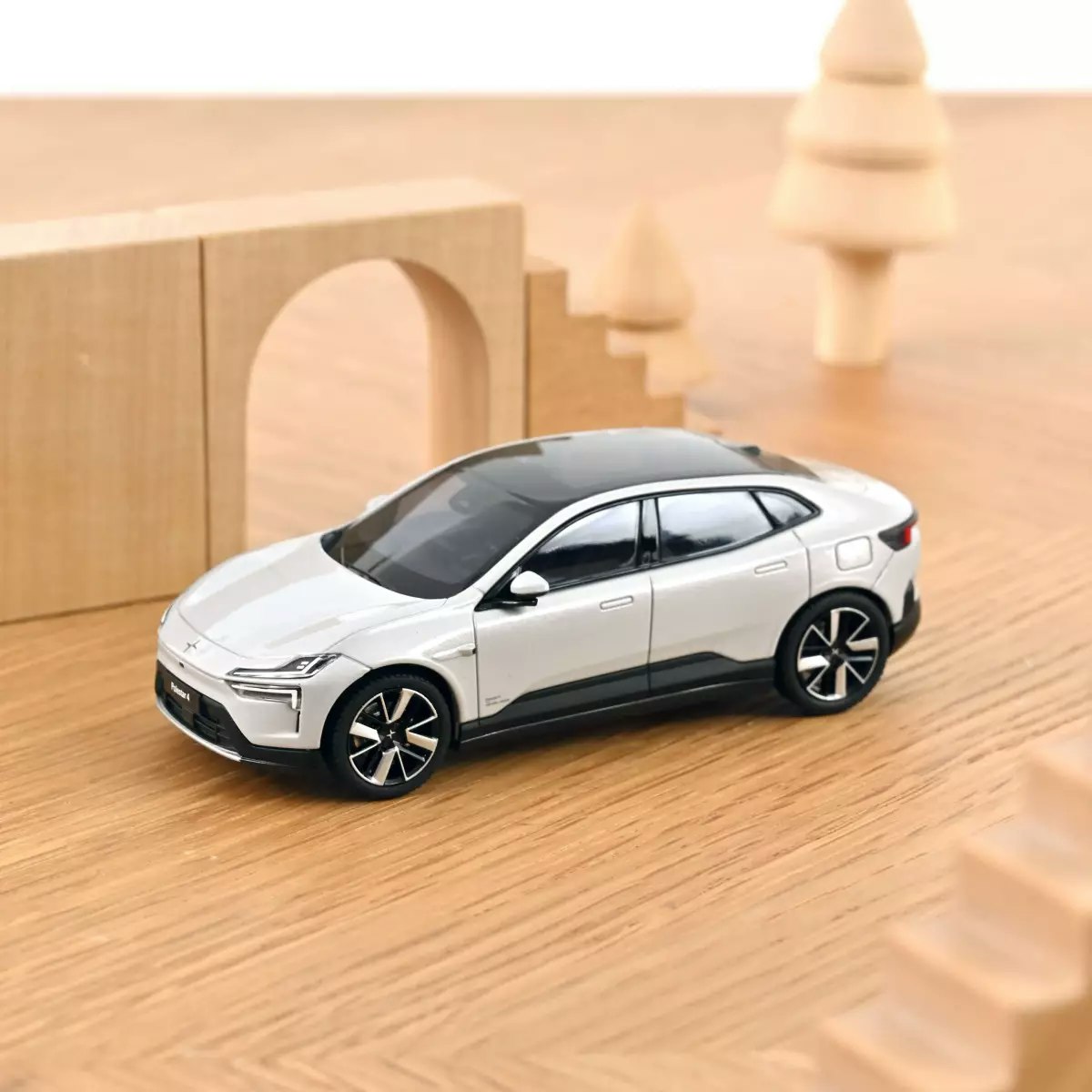 Skala 1/43 Polestar 4 2024 Magnesium fr NOREV