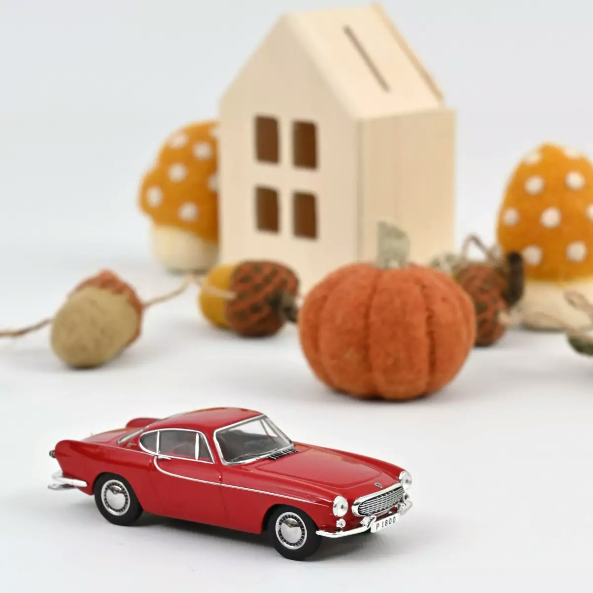 Skala 1/43 Volvo P1800 1961, Red fr NOREV