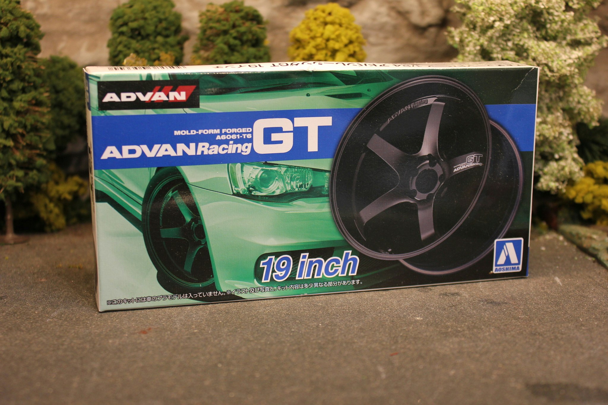 Skala 1/24 Tyres & Rims for plastic models: ADVAN Racing GT 19 inch fr AOSHIMA