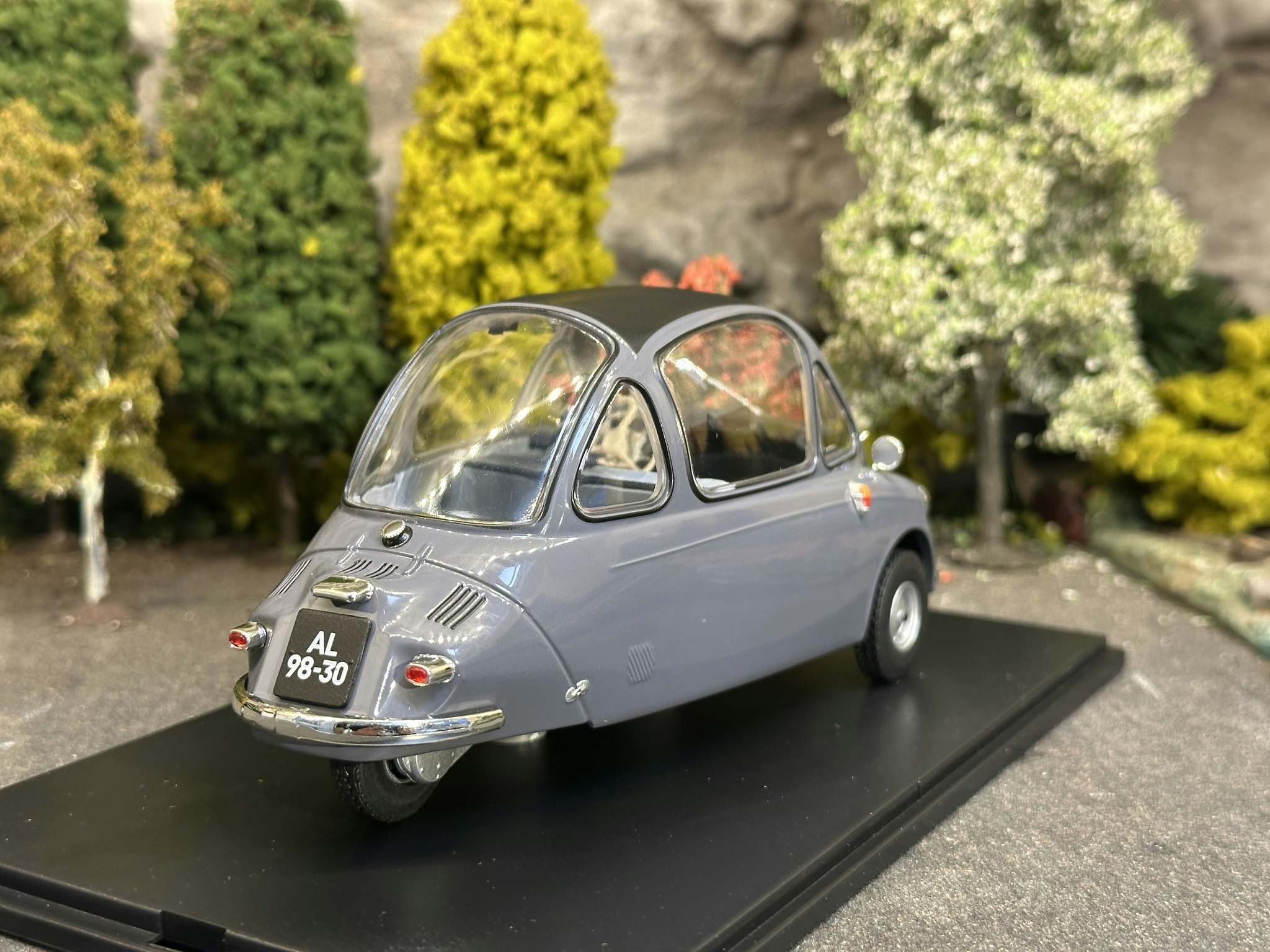 Skala 1/18 Heinkel Trojan, Grey fr Oxford Automobile Company