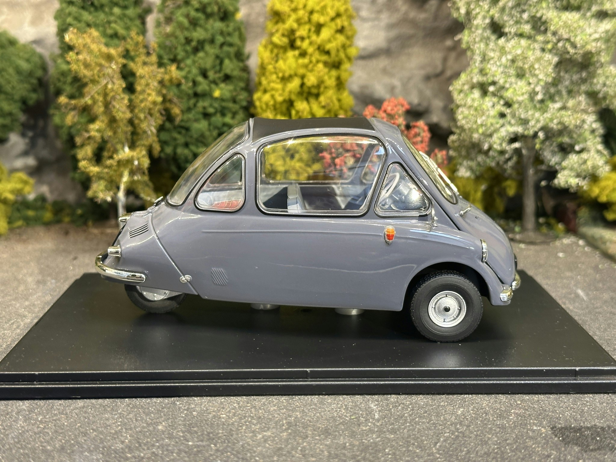 Skala 1/18 Heinkel Trojan, Grey fr Oxford Automobile Company