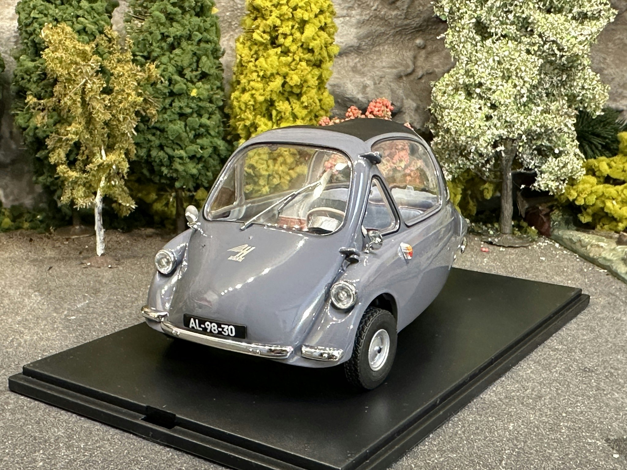 Skala 1/18 Heinkel Trojan, Grey fr Oxford Automobile Company