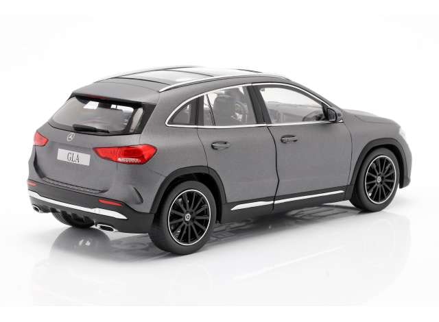 Skala 1/18 2020 Mercedes-Benz GLA class (H247) mountain grey, fr Z Models