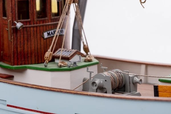 Skala 1/33 Building kit Fishing Boat Mary Ann 472 - fr Billing Boats - wooden hull