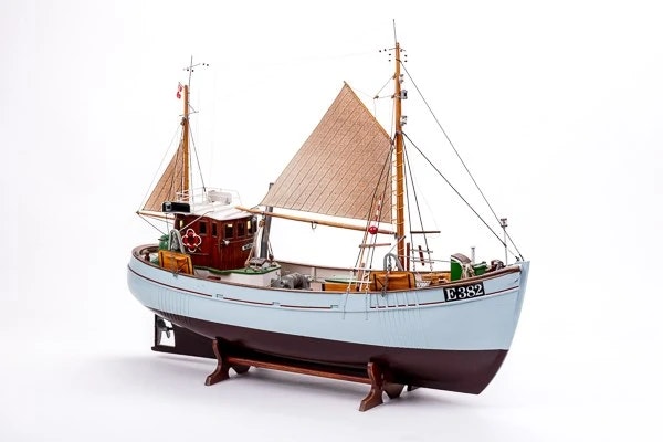 Skala 1/33 Building kit Fishing Boat Mary Ann 472 - fr Billing Boats - wooden hull