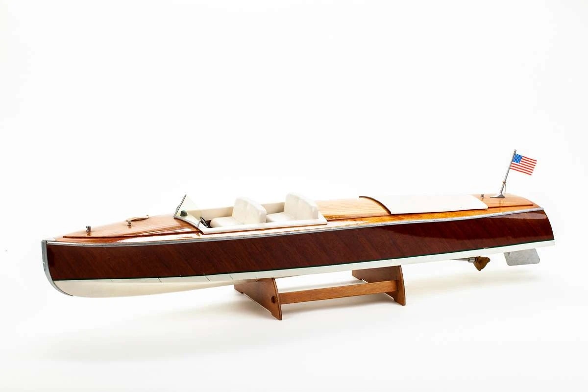 Skala 1/15 Building kit - Phantom 710 Classic American "Runabout" - fr Billing Boats - Wooden hull