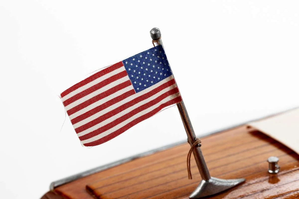 Skala 1/15 Building kit - Phantom 710 Classic American "Runabout" - fr Billing Boats - Wooden hull