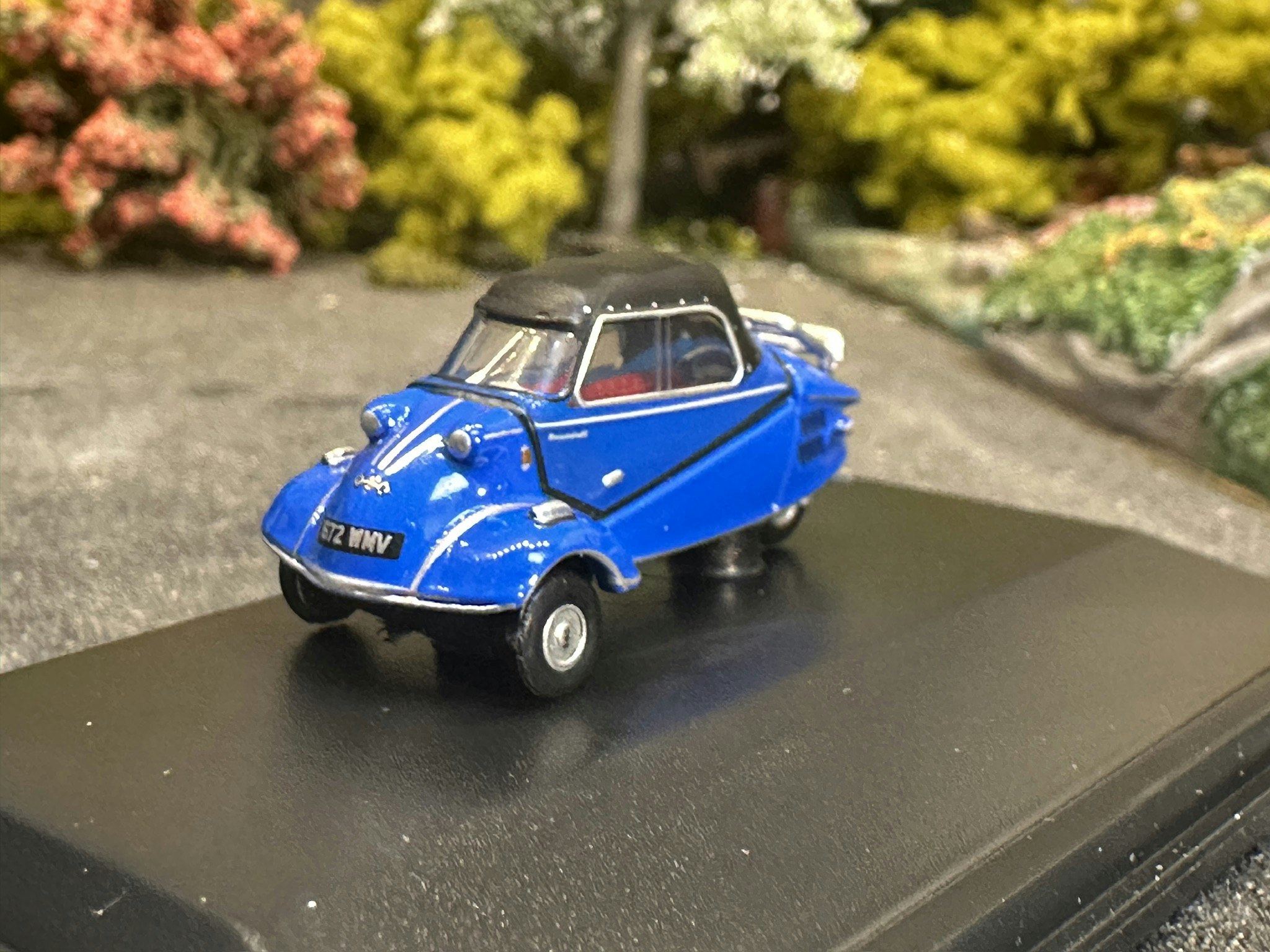 Skala 1/76 Messerschmitt KR200 Cabriolet, blå fr Oxford