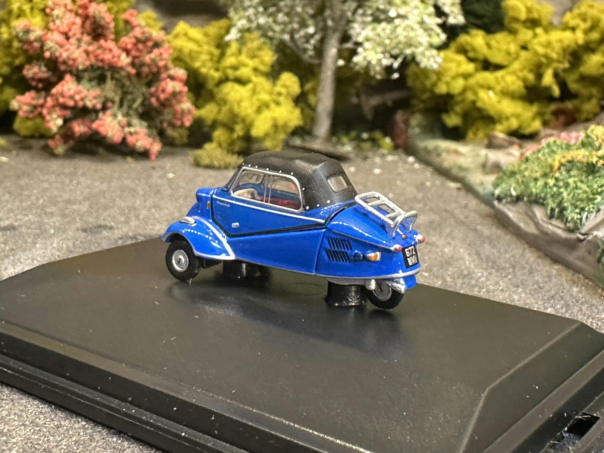 Skala 1/76 Messerschmitt KR200 Cabriolet, blå fr Oxford