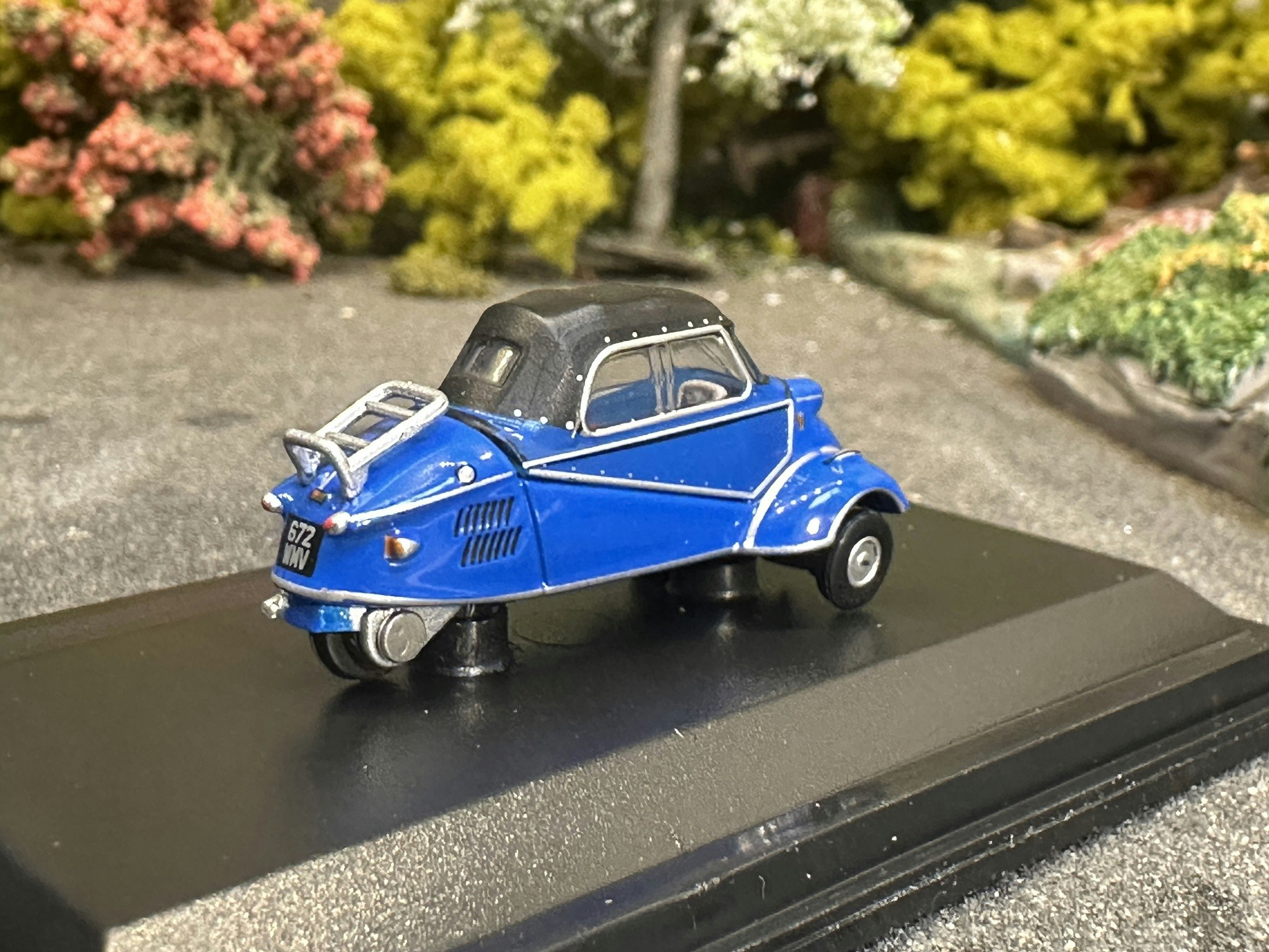 Skala 1/76 Messerschmitt KR200 Cabriolet, blå fr Oxford