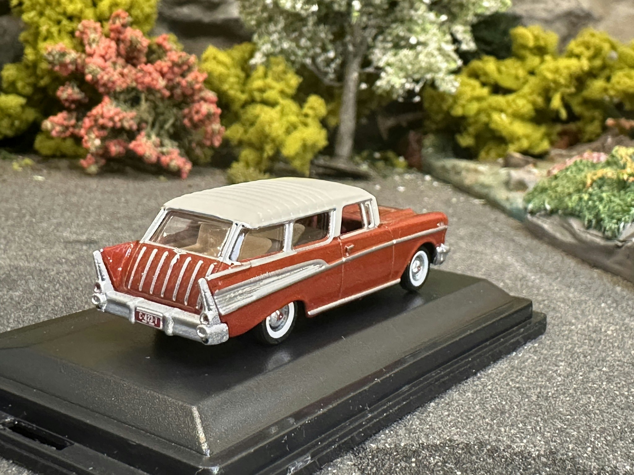 Skala 1/87 Chevrolet Nomad Adobe, Beige/Mörk röd fr Oxford