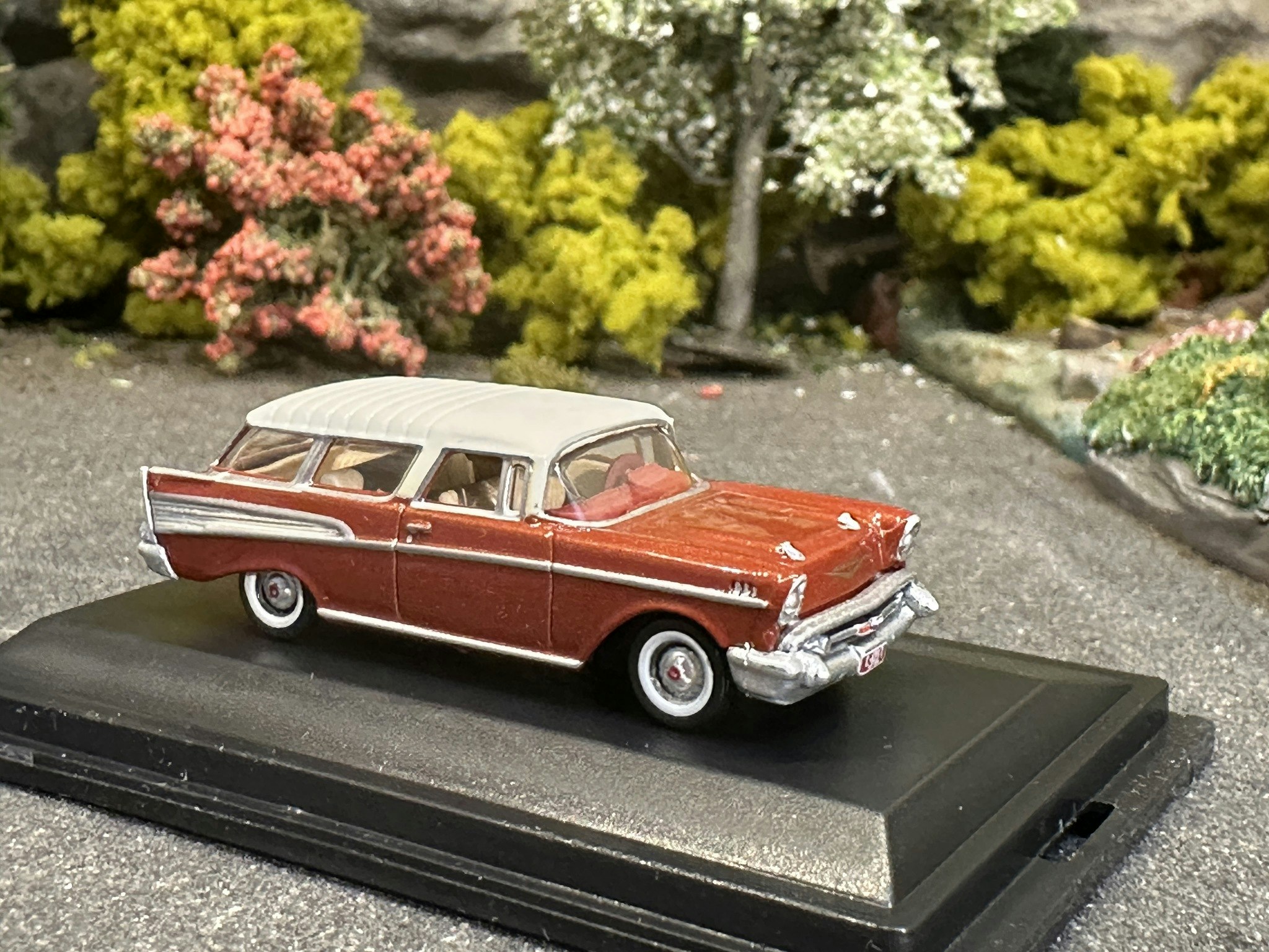 Skala 1/87 Chevrolet Nomad Adobe, Beige/Mörk röd fr Oxford