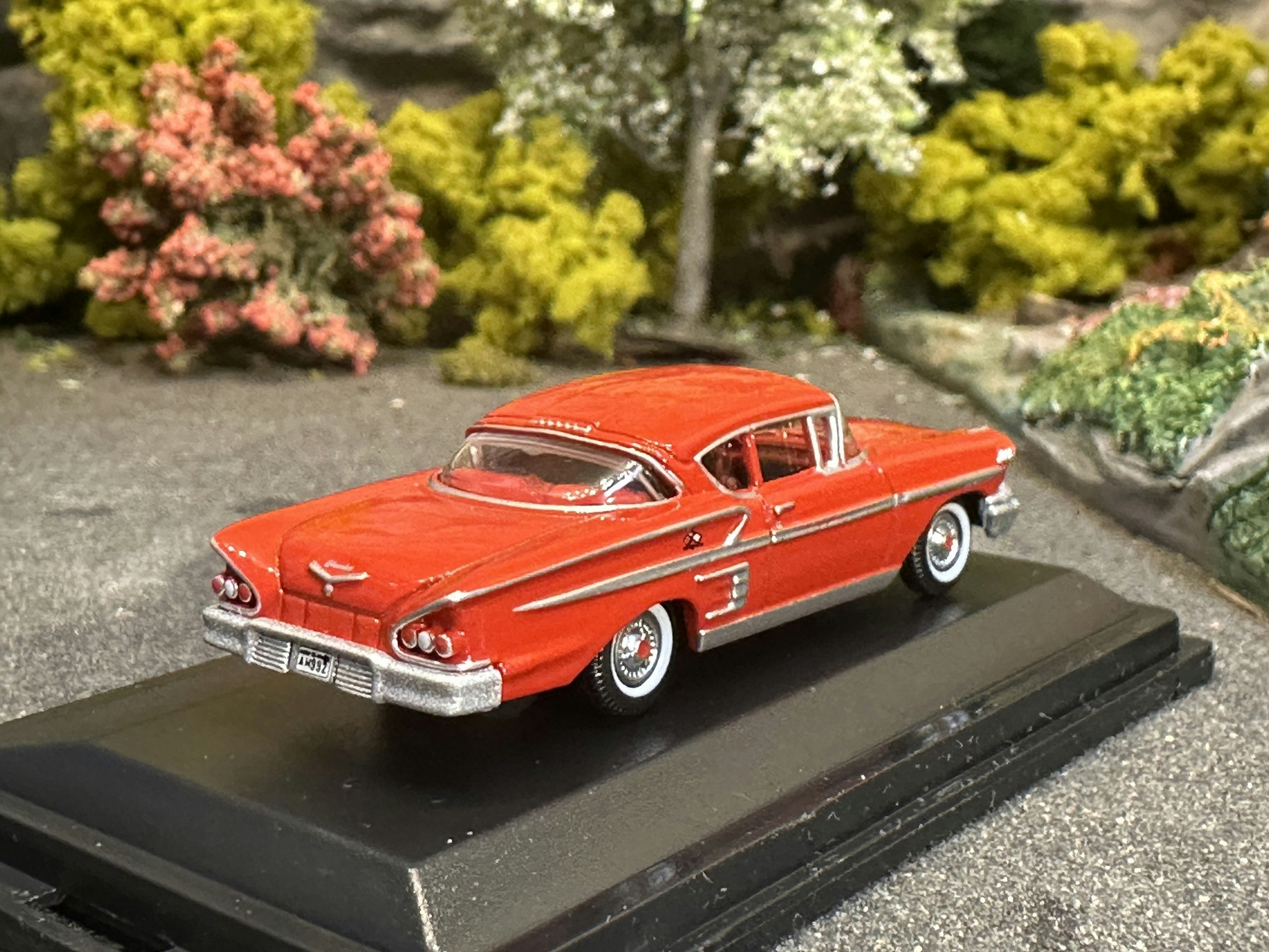 Skala 1/87 Chevrolet Impala 1958 Sports Coupe, Rio red fr Oxford