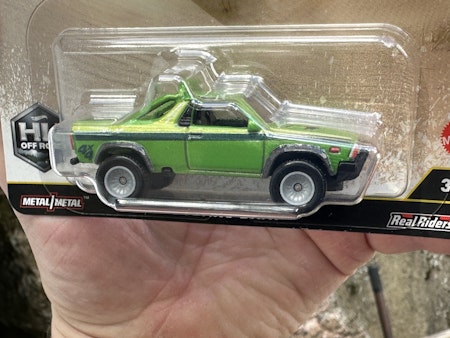 Skala 1/64 Hot Wheels Premium, Car Culture: Subaru Brat "HW Off Road"