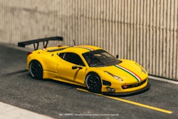 Skala 1/64 Ferrari 458 Italia GT3 Yellow fr TARMAC Works