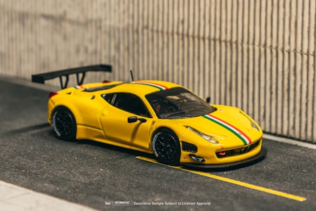 Skala 1/64 Ferrari 458 Italia GT3 Yellow fr TARMAC Works
