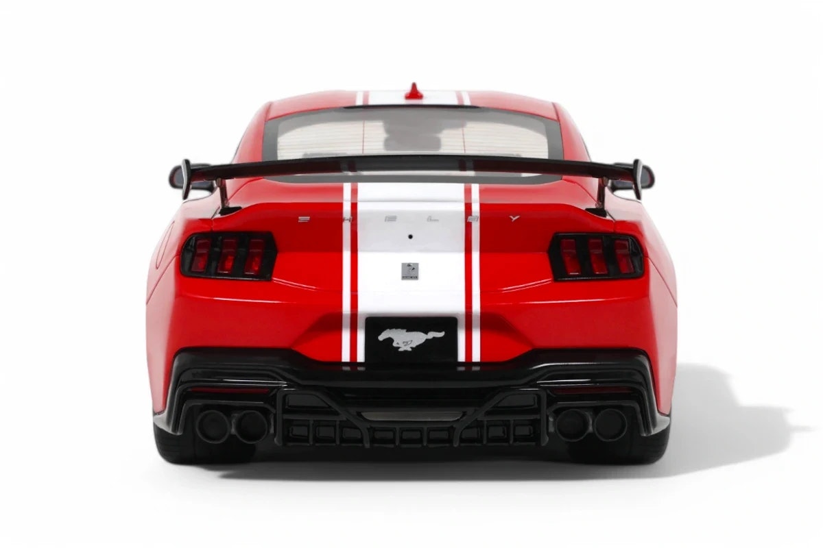 Skala 1/18 Shelby Mustang Supersnake, Race Red 2025 fr GT Spirit (GT531)