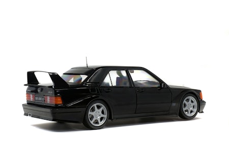Skala 1/18 MERCEDES-BENZ 190 W201 EVO Black 1990 fr. SOLIDO (S1801001)