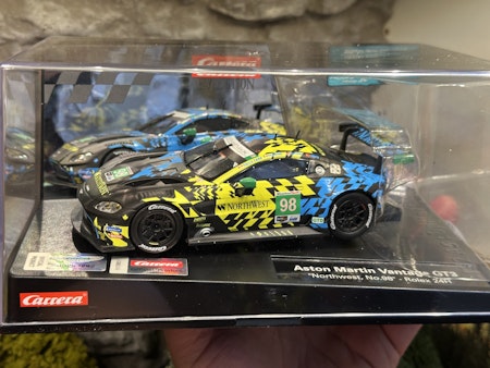 Skala 1/32 Analogue slot car fr Carrera: Aston-Martin Vantage GT3 Northwest #98 Rolex